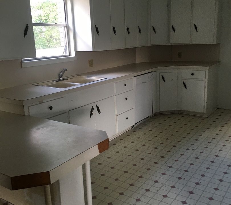 1st image of 1617 S Main Ave
