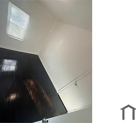 3 bed, $1,300 — Photo 4