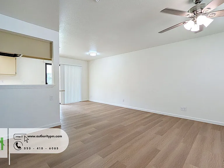 1027 Goodview Way — Photo 4