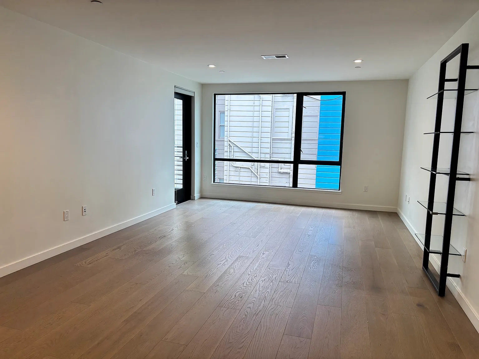 2 bed, 1157 sqft, $6,950 — Photo 4