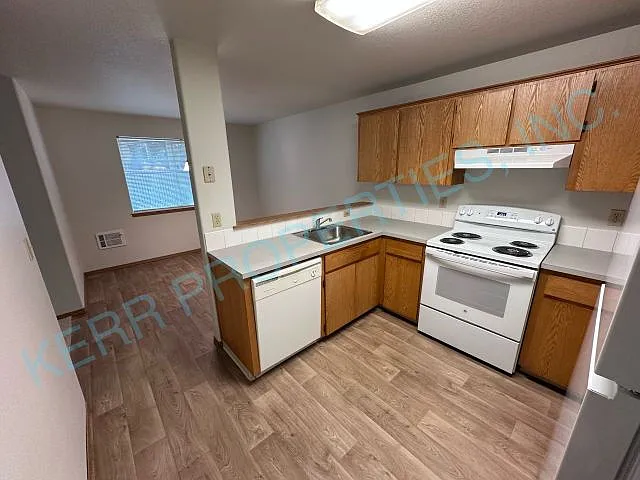 1258 NE 16th St — Photo 6