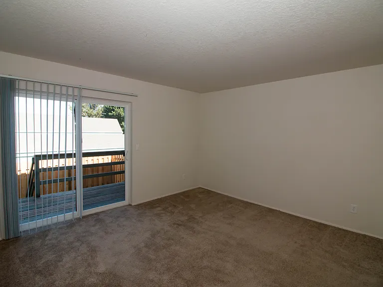 Columbia Crest Townhomes — Photo 12