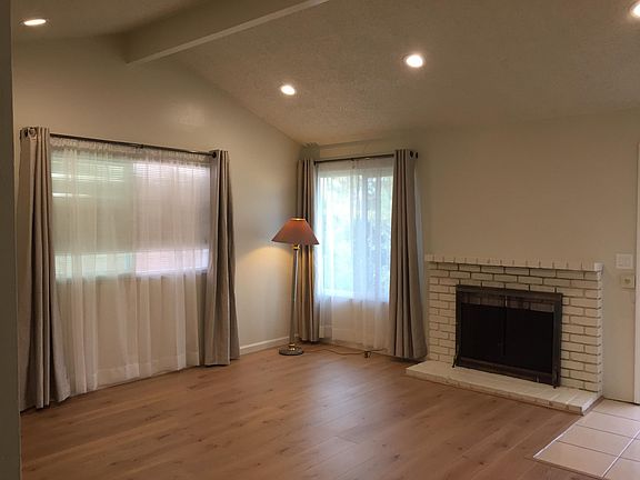3rd image of 2285 Royaltree Cir