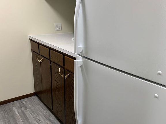 5th image of 221 Sherry St #206