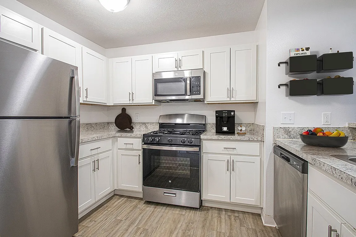 North Pointe Apartments — Photo 3