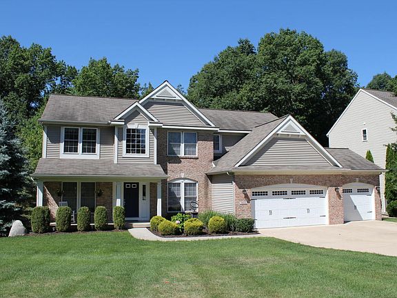 3rd image of 1405 Glen Ellyn Dr SE