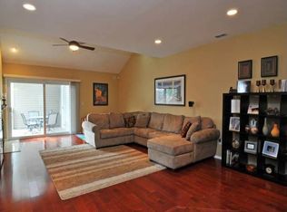 532 Windsor Dr, Palisades Park, NJ 07650