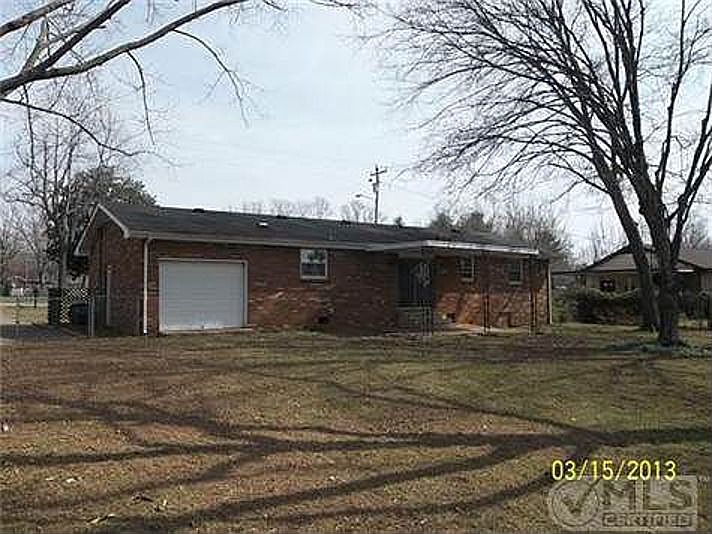 1st image of 321 Cumberland Dr