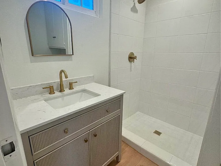 219 Sandberg St #A — Photo 4