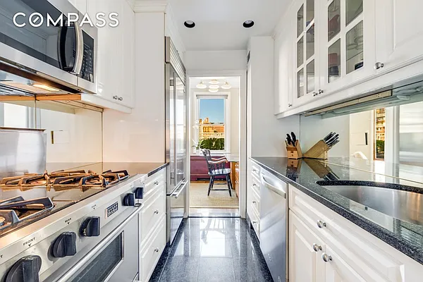 Sold by Compass | media 7