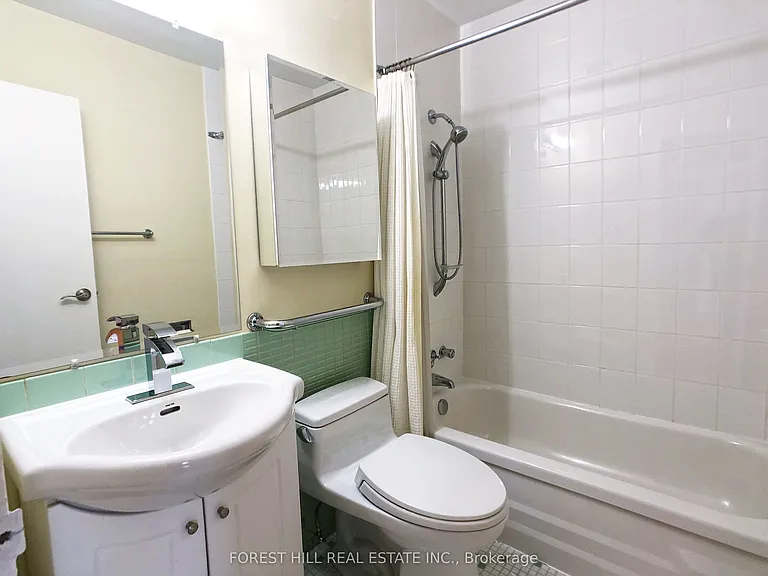 335 Lonsdale Rd #502 — Photo 16