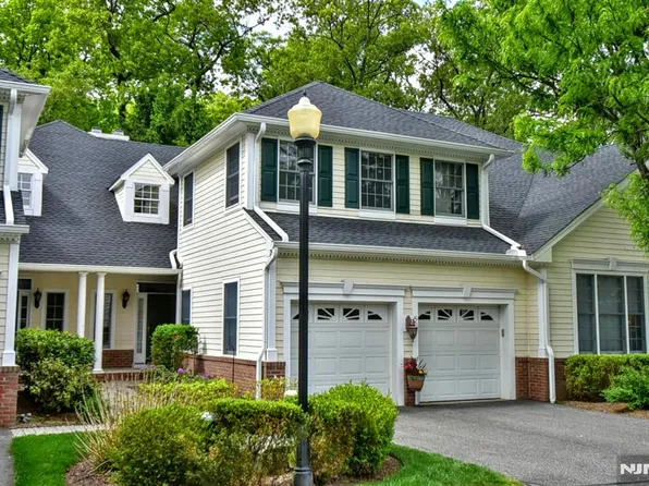 804 Fieldstone Ter, Wyckoff, NJ 07481