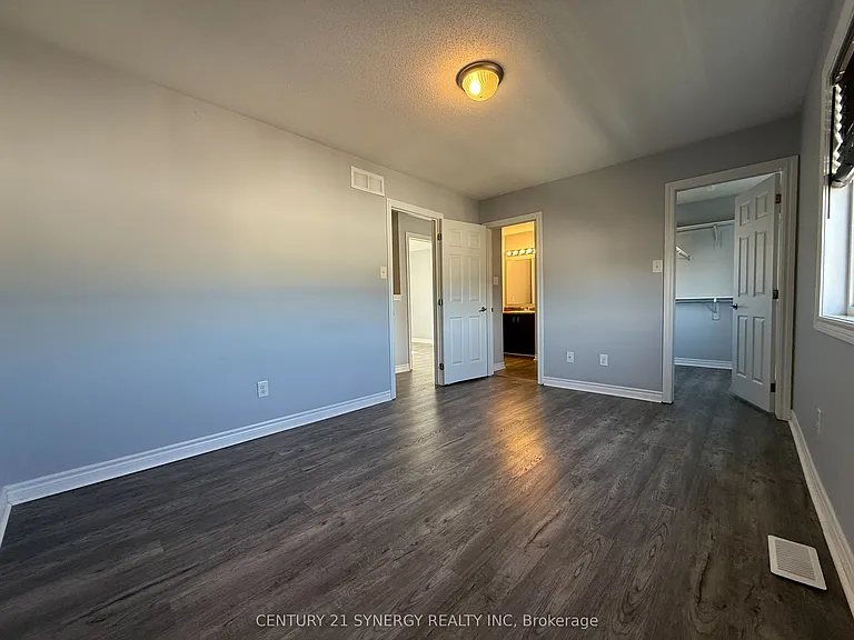 921 Messor Cres — Photo 15
