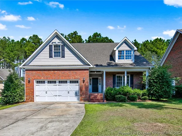 31 Rolling Pines Dr, Spring Lake, NC 28390