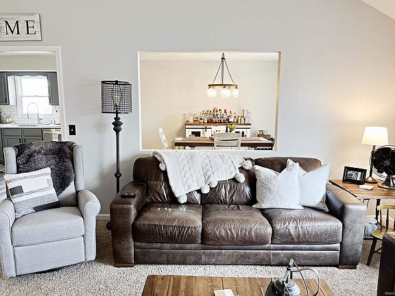 3rd image of 3633 Hartford Pl