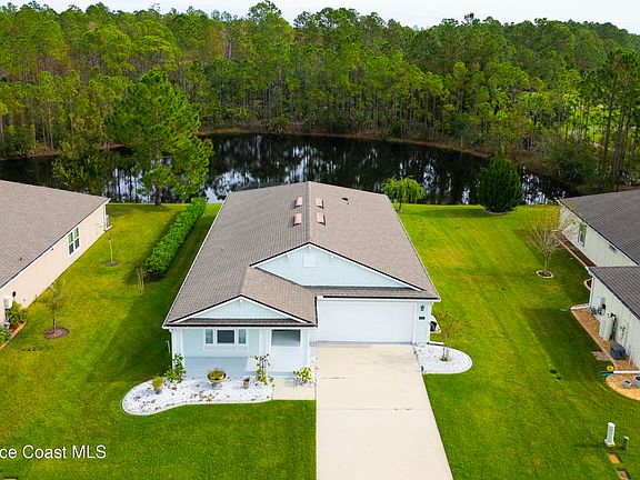 3rd image of 110 Grand Reserve Dr