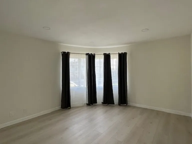 3901 W 4th St #1 — Photo 30