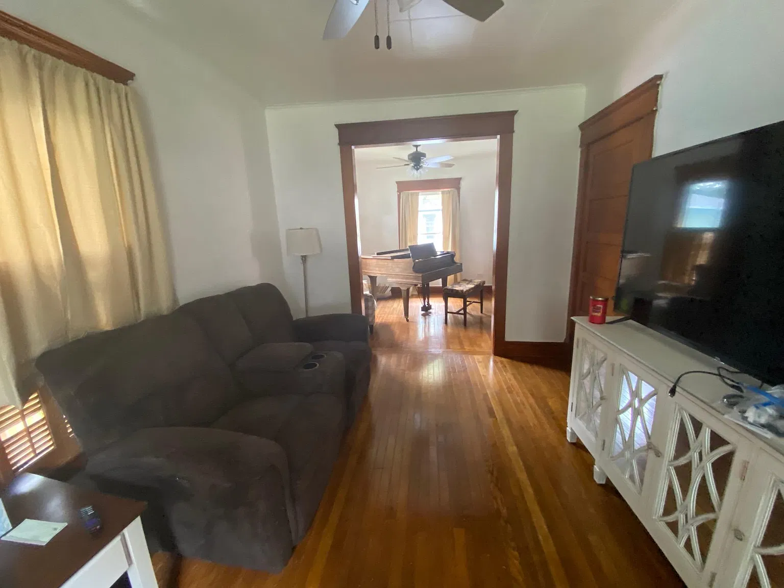 4 bed, 1.5 bath, 2000 sqft, $1,500 — Photo 2
