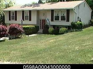 223 Wessex Hills Dr, Coraopolis, PA 15108