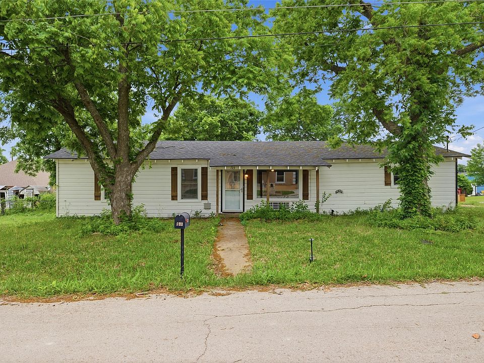1st image of 723 Clements Ave
