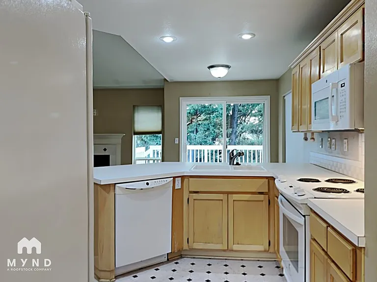 15308 SW Highpoint Dr — Photo 4
