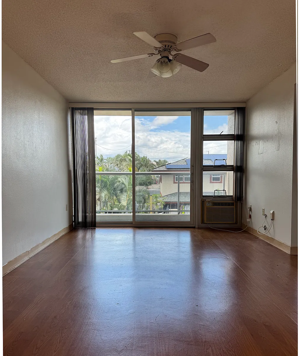 Rear slider to private lanai - 94-302 Paiwa St #202