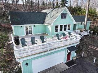 9389 Center Rd, Traverse City, MI 49686