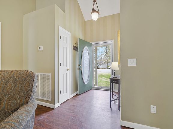 4th image of 7624 Hudlow Ct
