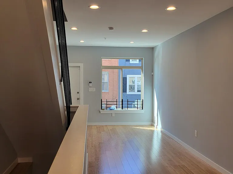 1505 S Ringgold St — Photo 5