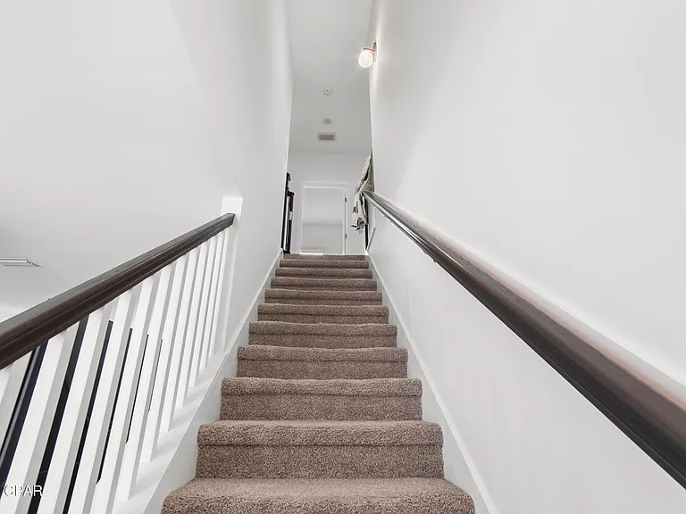 309 Raven Ln — Photo 10