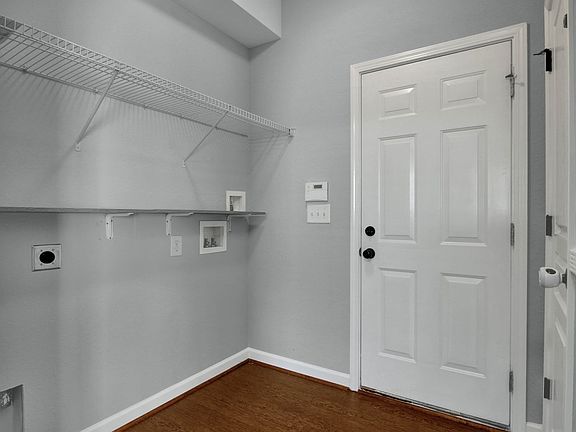 4th image of 550 Calen Ln