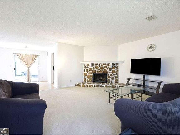 4th image of 2680 Landington Way