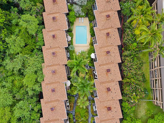 4th image of 75-5855 Walua Rd APT 12