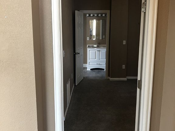 3rd image of 4411 Umatilla St