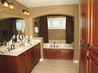 3366 Alder Ln, Woodbury, MN 55129