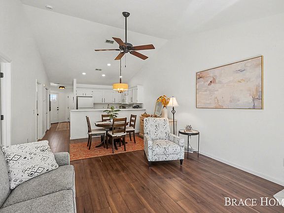 4th image of 3369 Clear Vista Ct NE