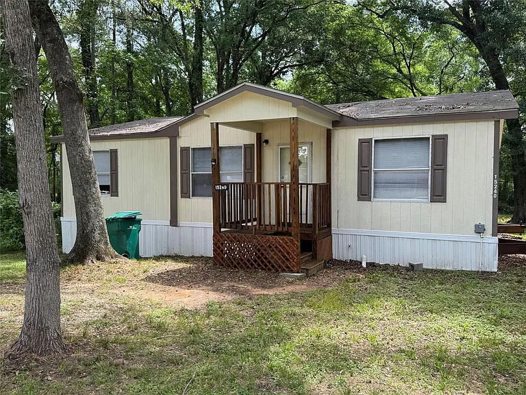 15240 Paradise Ct — Photo 2