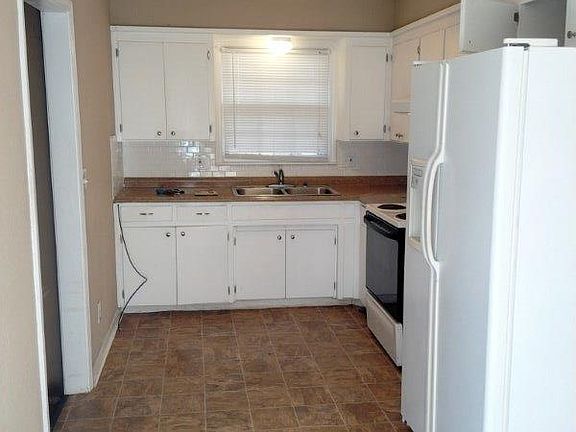 3rd image of 7529 Oakland Ave