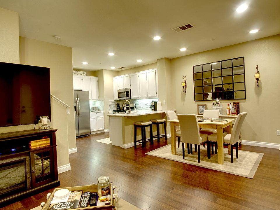 1st image of 41880 Davenport Way #B