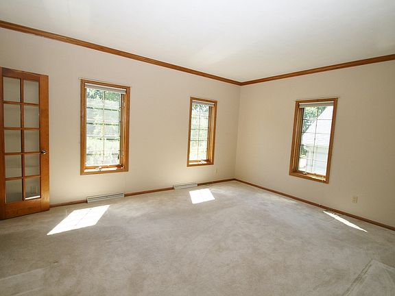 2nd image of 2927 Ivanhoe Gln
