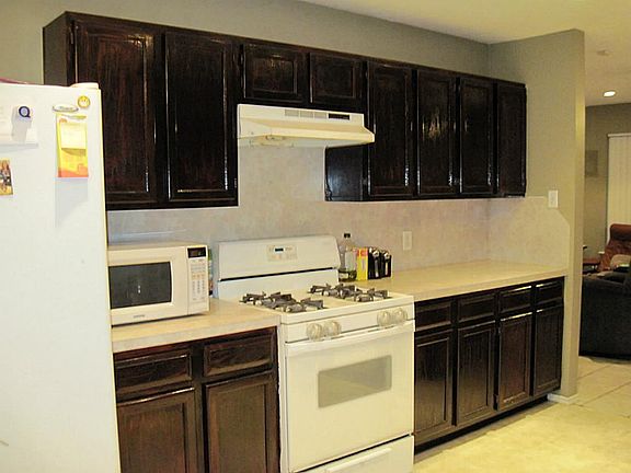 Plenty of Cabinet space.