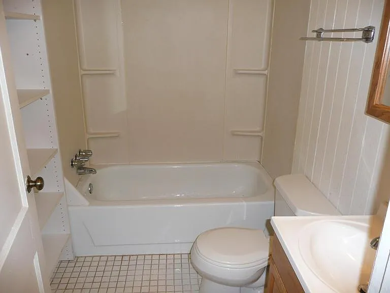 7153 Colbert St — Photo 4