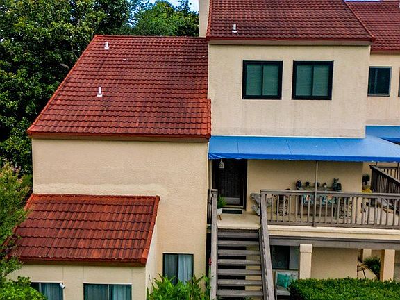 3rd image of 8253 Navarre Pkwy APT D100