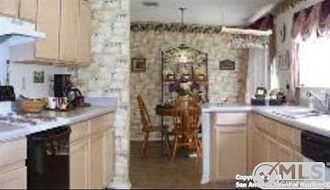 5th image of 16147 Walnut Creek Dr