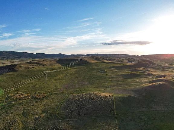 3rd image of 226 Chalk Buttes Rd