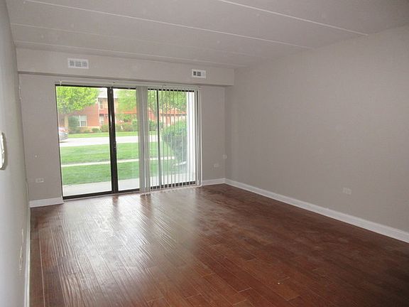 4th image of 743 E Fullerton Ave APT 110