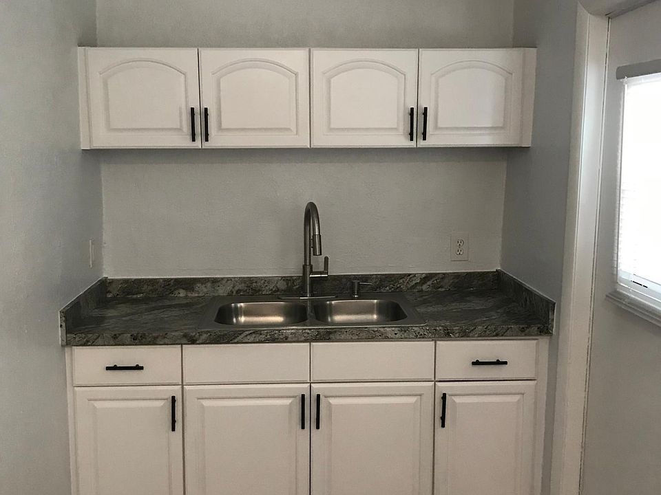 1st image of 811 Wingo St APT 2