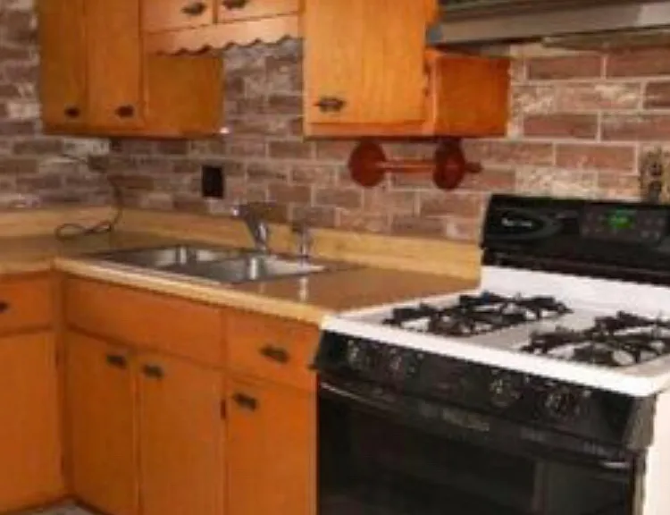 322 Hyde Ave — Photo 2