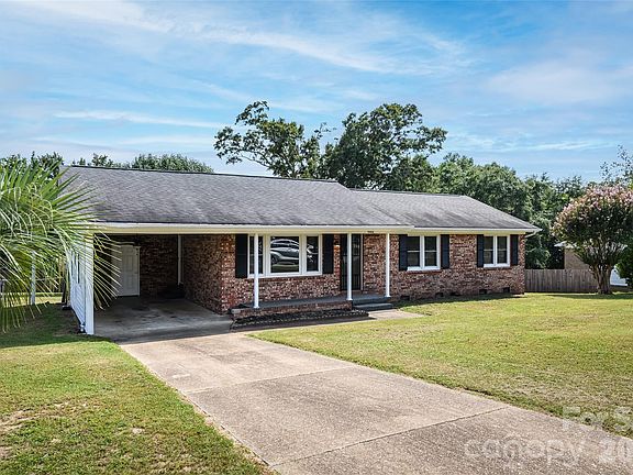 2nd image of 5426 Oakcrest Rd
