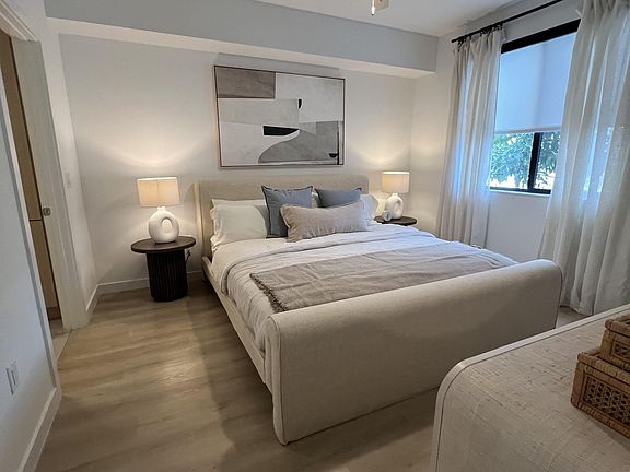 5th image of 10530 NW 78th St #2837669